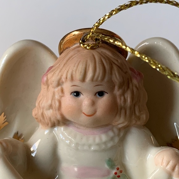 ❗️MOVING SALE❗️ LENOX “Ringing in Peace” Angel Ornament - Picture 4 of 10